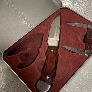 WINCHESTER STAINLESS STEEL KNIFE W/SHEATH AND PEN KNIFE